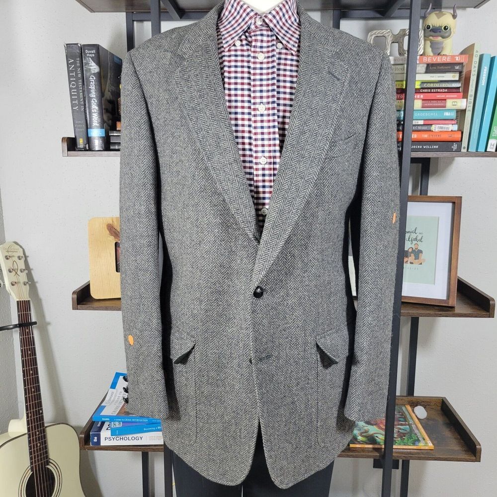 VTG Cricketeer Famous Barr Men's Tweed Sport Coat Herringbone Gray Wool 44L‎